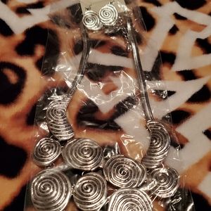 Fashion earrings with matching necklace